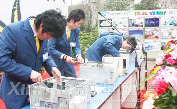 ���b�dȤС�M�F(xi��n)��(ch��ng)���b����