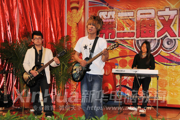 У�@������������