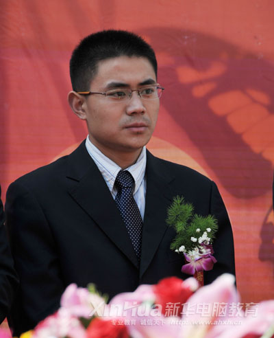 新華教育集團浙江校友協會會長、浙江南方建筑設計院建筑工程師許雙貴