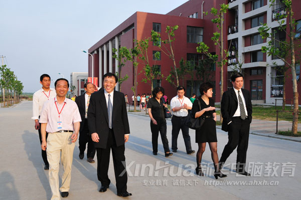 �fУ�L(zh��ng)��Ժ�I(l��ng)��(d��o)��ͬ���^���AУ�@