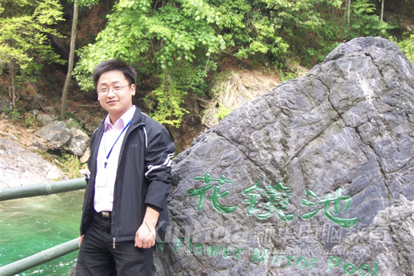 陽光燦爛的新華杰出學(xué)子薛敏