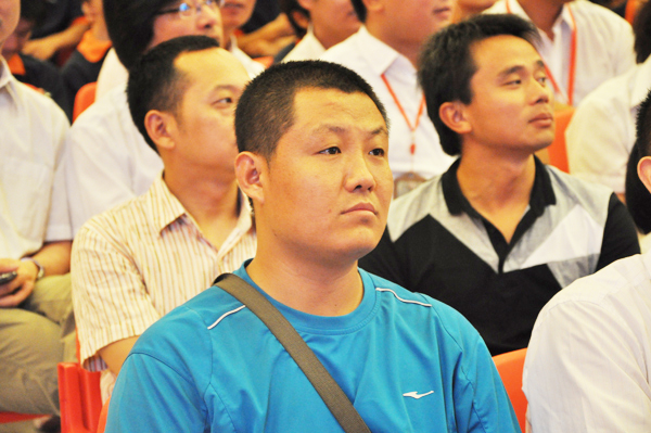 ���C��(ji��ng)�F(xi��n)��(ch��ng)�Ͼ۾���(hu��)��؅�ِ����