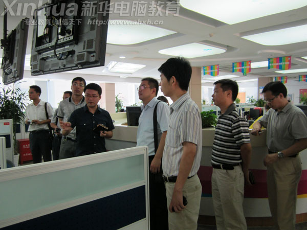 學校領導前往浙江潤迅考察參觀