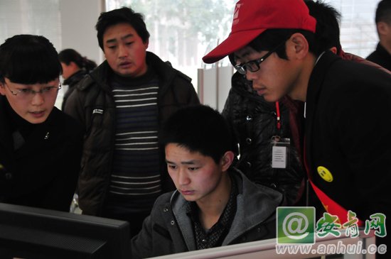 新生在做入學(xué)前的專業(yè)測(cè)試