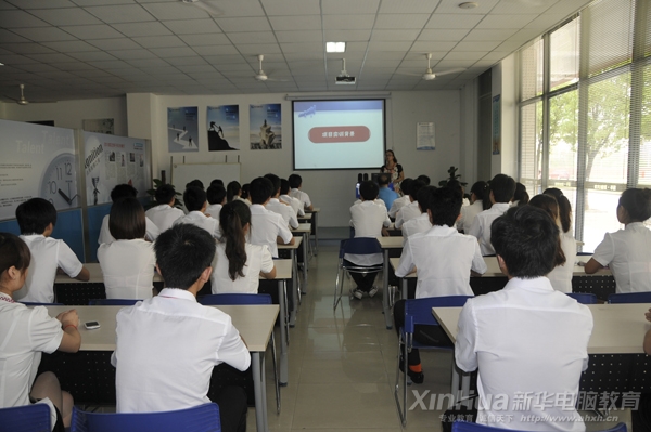 �������A�����ֳ��С�У�������ɫ��Ӗ���_���xʽ�F����r