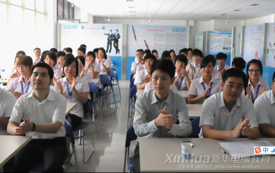 趕集網(wǎng)校企合作定向?qū)嵱柊嚅_班現(xiàn)場