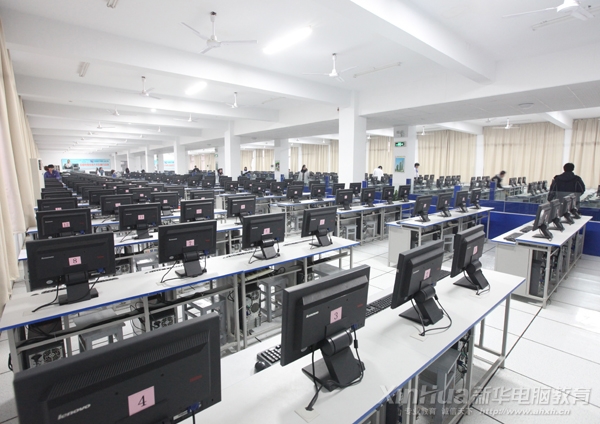 大學生電子商務實訓基地機房