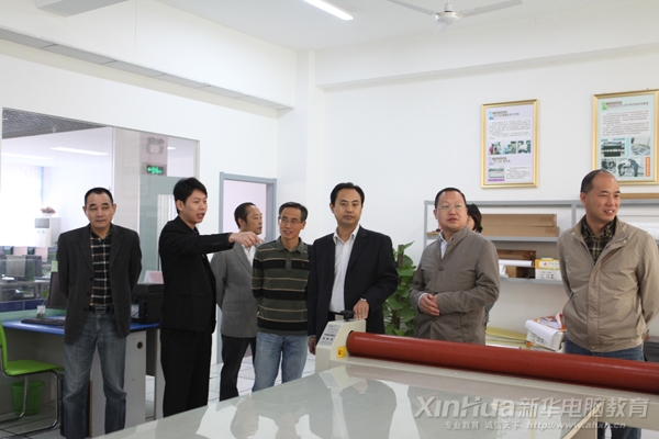 �̎�L(zh��ng)һ�Ѕ��^���A�Vˇ��(sh��)Ӗ(x��n)���؃�(n��i)�Č�(sh��)Ӗ(x��n)�O(sh��)��