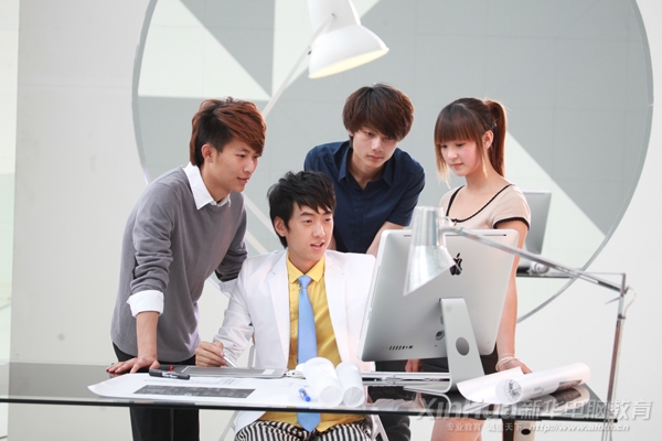 �W�Լ�ϲ�g�ģ�������ǰ����