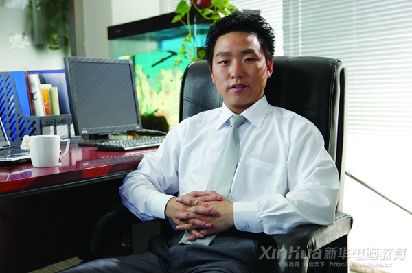 安徽新華電腦專修學院杰出學子劉亮