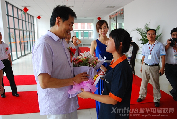 ��������ˇ�g(sh��)��姴�꿁������պϷ��ܵ��������A��X��X���ތW(xu��)Ժ�����ğ��Қgӭ